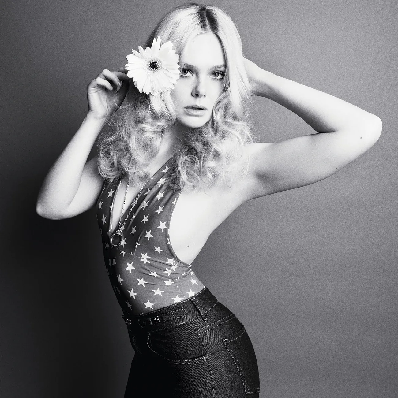 Vanity Fair 10/2025: Dakota Fanning và Elle Fanning chụp bởi Inez & Vinoodh Vanity Fair 10/2025: Dakota Fanning và Elle Fanning chụp bởi Inez & Vinoodh