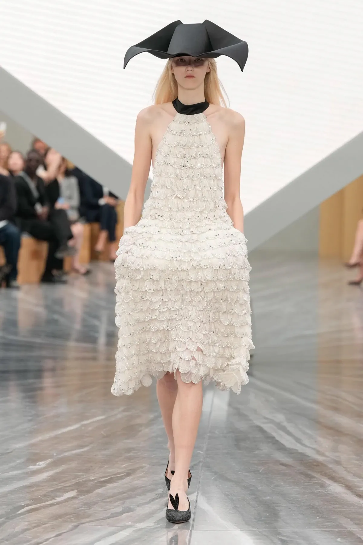 Dior Xuân/Hè 2026: Dấu ấn Jonathan Anderson Dior Xuân/Hè 2026: Dấu ấn Jonathan Anderson