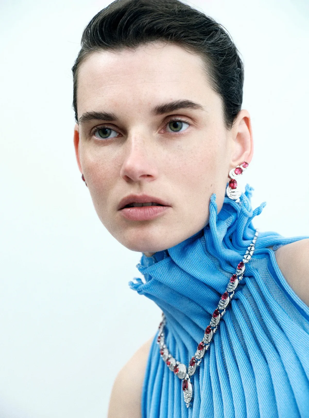 Harper’s Bazaar Tây Ban Nha 10/2025: Giedre Dukauskaite chụp bởi Javier Biosca
