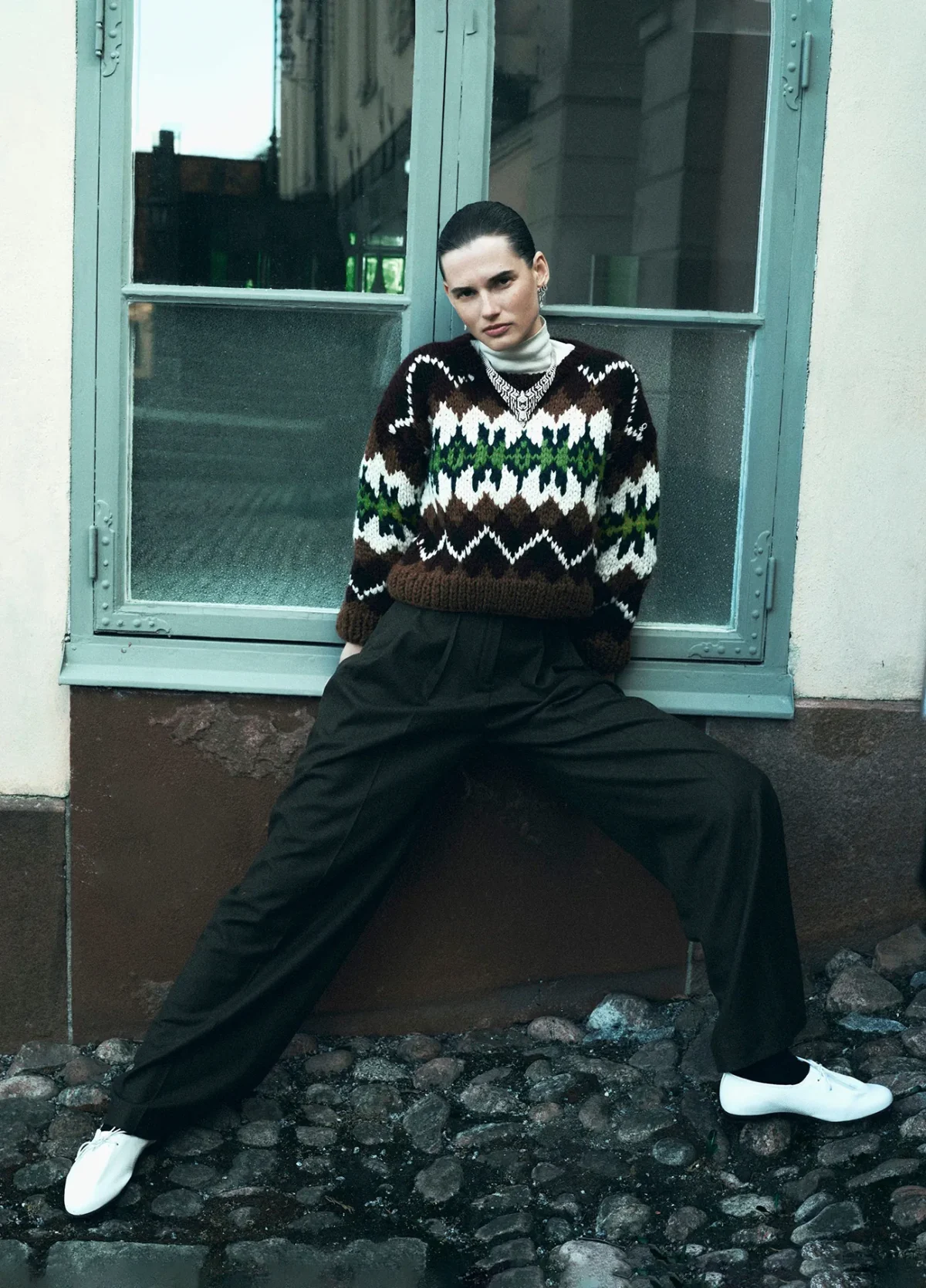 Harper’s Bazaar Tây Ban Nha 10/2025: Giedre Dukauskaite chụp bởi Javier Biosca