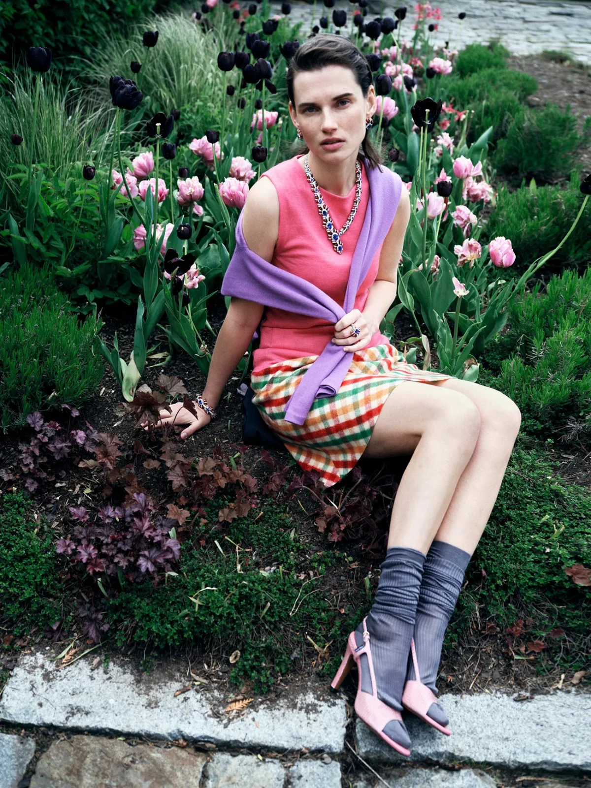 Harper’s Bazaar Tây Ban Nha 10/2025: Giedre Dukauskaite chụp bởi Javier Biosca