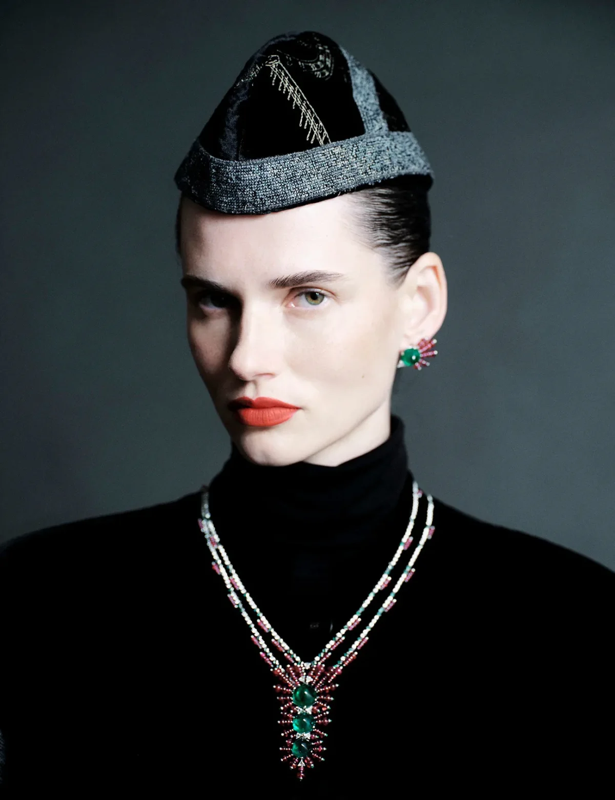 Harper’s Bazaar Tây Ban Nha 10/2025: Giedre Dukauskaite chụp bởi Javier Biosca