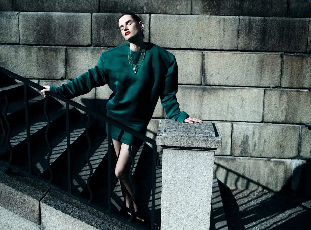 Harper’s Bazaar Tây Ban Nha 10/2025: Giedre Dukauskaite chụp bởi Javier Biosca