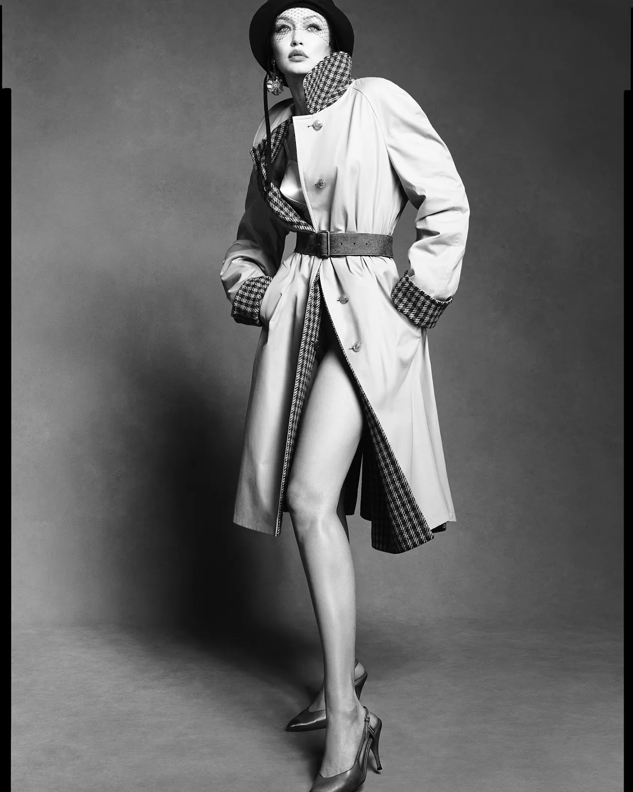 V Magazine Thu 2025: Gigi Hadid mặc Miu Miu, chụp bởi Luigi & Iango V Magazine Thu 2025: Gigi Hadid mặc Miu Miu, chụp bởi Luigi & Iango