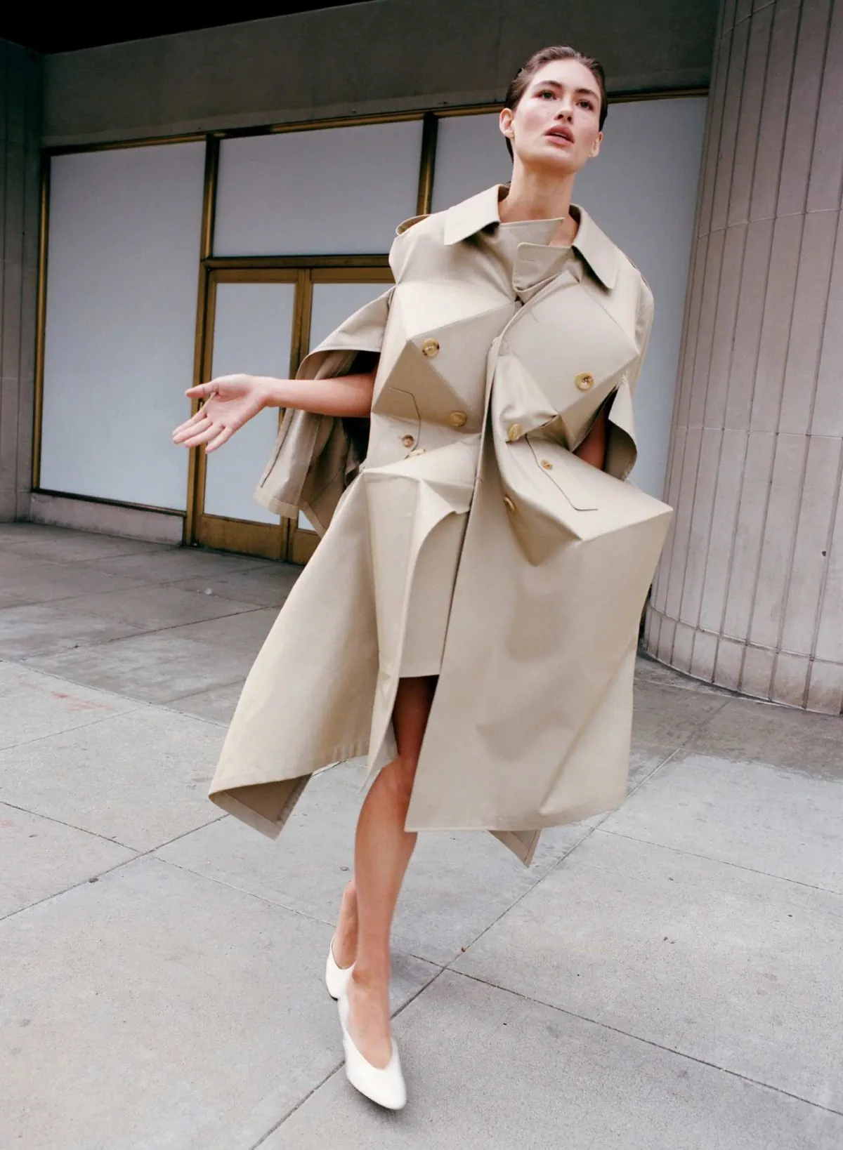 How To Spend It 04/10/2025: Grace Elizabeth chụp bởi Max Farago How To Spend It 04/10/2025: Grace Elizabeth chụp bởi Max Farago