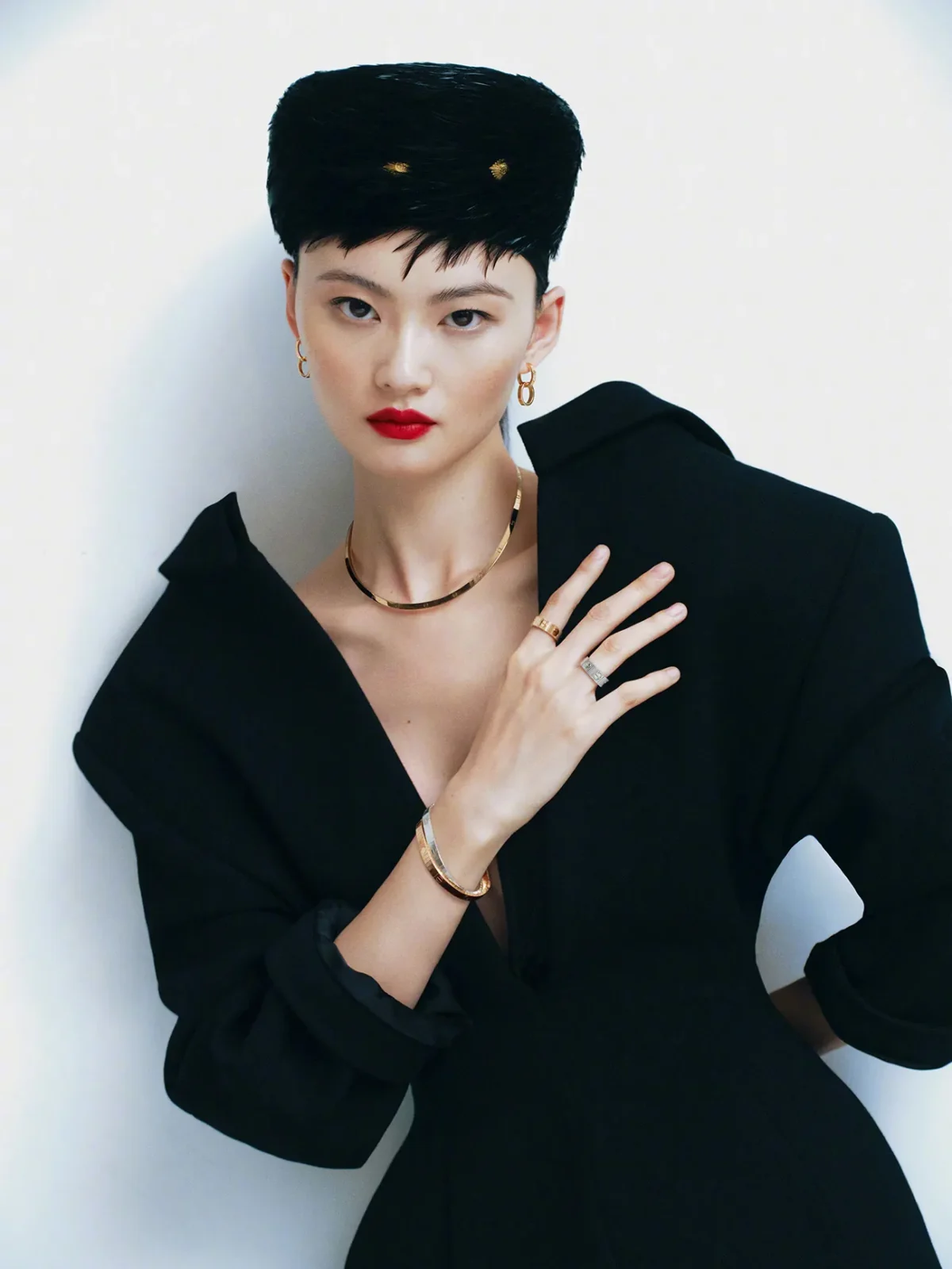 Marie Claire Trung Quốc 10/2025: He Cong chụp bởi Trunk Xu
