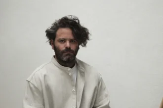 Hed Mayner là nhà thiết kế khách mời tiếp theo tại Pitti Uomo 109﻿