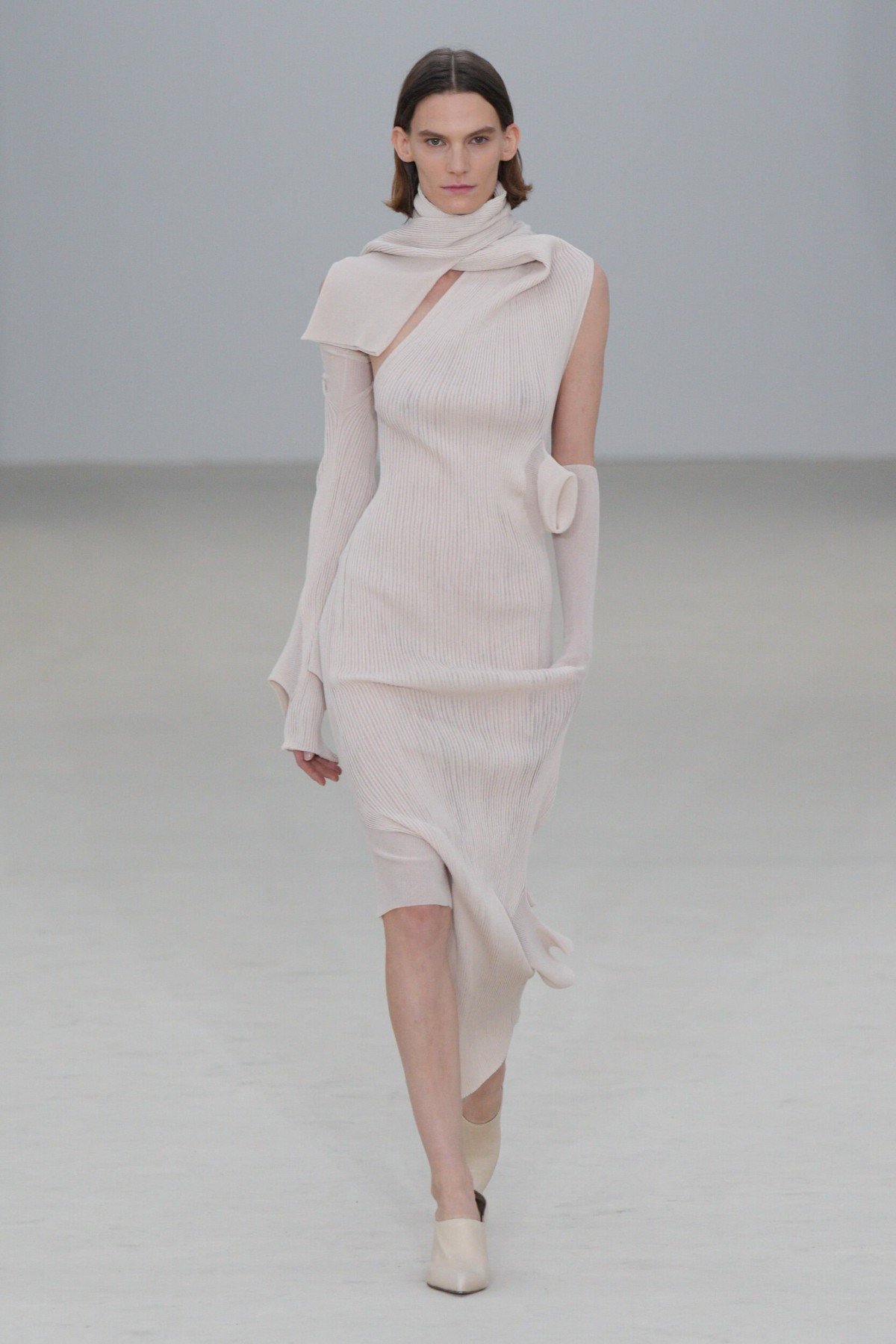 Issey Miyake Xuân/Hè 2026: Sẽ ra sao nếu quần áo cũng có cảm xúc riêng? Issey Miyake Xuân/Hè 2026: Sẽ ra sao nếu quần áo cũng có cảm xúc riêng?