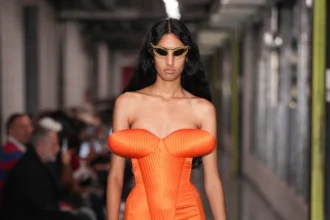 Jean Paul Gaultier Xuân/Hè 2026: Màn chào sân táo bạo của Duran Lantink