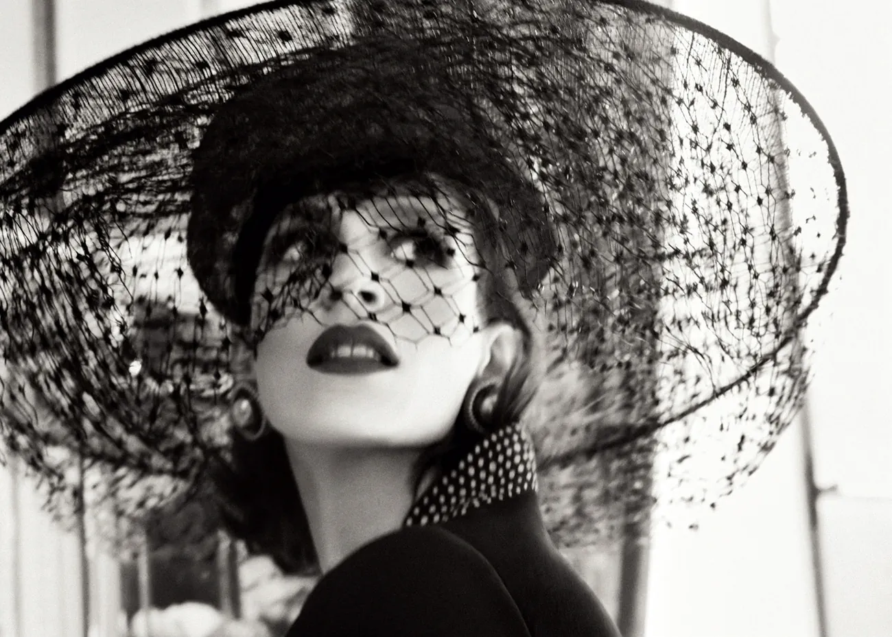 Vogue Pháp 09/2025: Jeanne Cadieu mặc Chanel, chụp bởi Steven Meisel