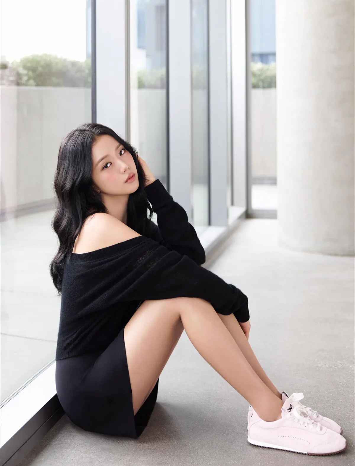 Jisoo (Blackpink) đem dấu ấn cá nhân lên đôi giày Alo Sunset Jisoo (Blackpink) đem dấu ấn cá nhân lên đôi giày Alo Sunset