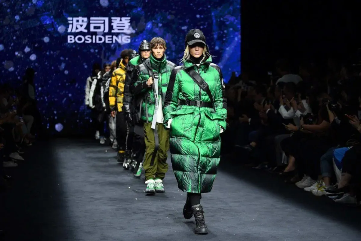 Kim Jones gây bất ngờ khi trở thành Giám đốc sáng tạo thương hiệu mới Areal của Bosideng Kim Jones gây bất ngờ khi trở thành Giám đốc sáng tạo thương hiệu mới Areal của Bosideng