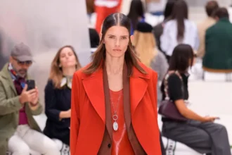 Lacoste Xuân/Hè 2026 tìm cảm hứng từ phòng thay đồ