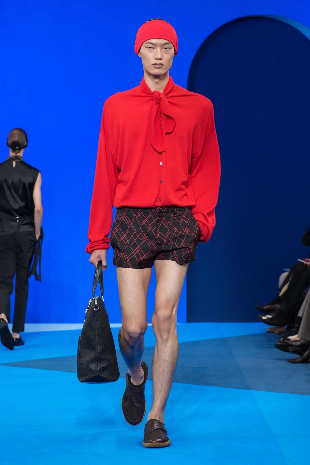Lanvin Xuân/Hè 2026: Âm hưởng Art Deco giữa lòng Paris Lanvin Xuân/Hè 2026: Âm hưởng Art Deco giữa lòng Paris