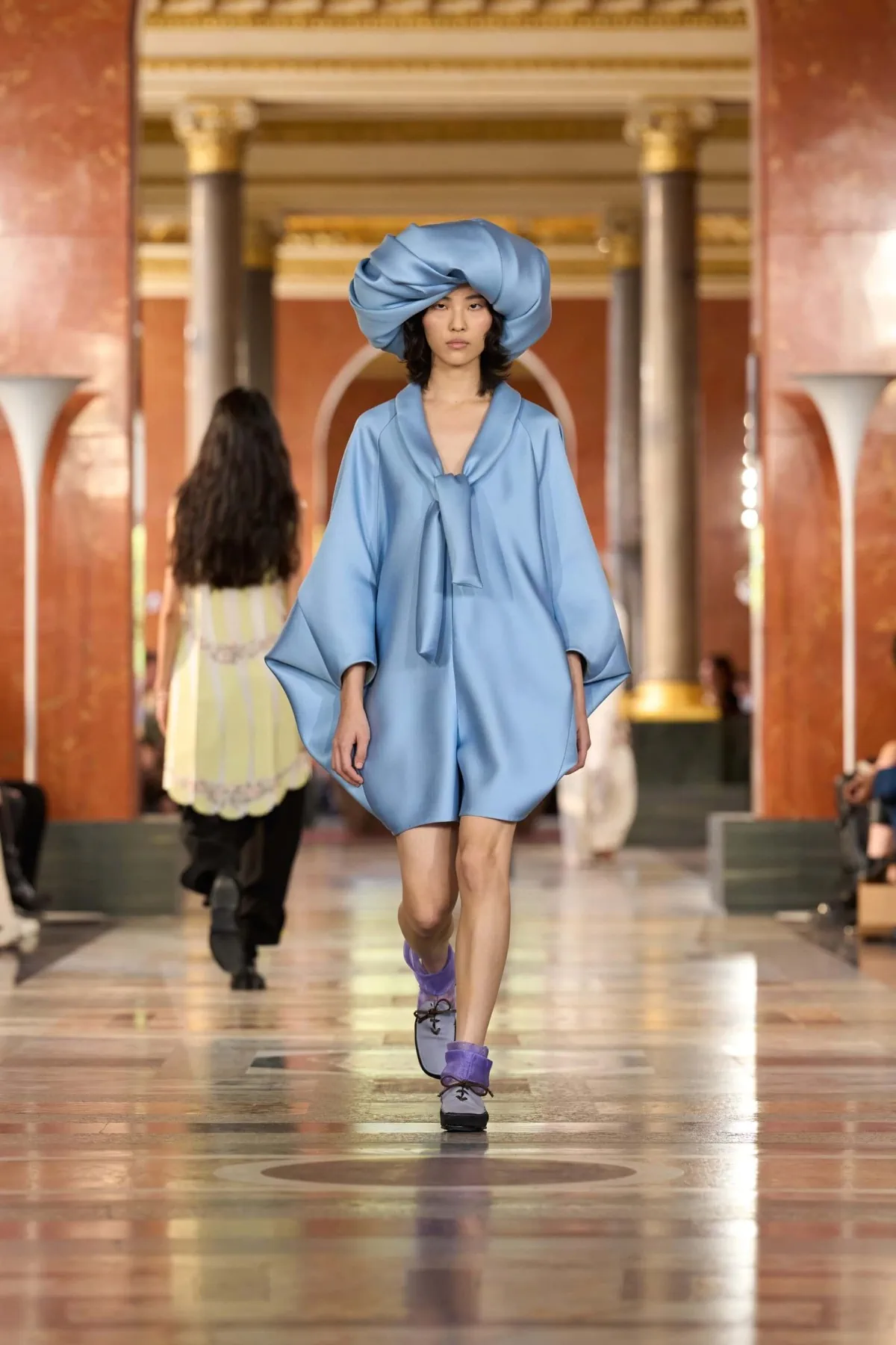 Louis Vuitton Xuân/Hè 2026: Sang trọng từ chính sự an nhiên Louis Vuitton Xuân/Hè 2026: Sang trọng từ chính sự an nhiên