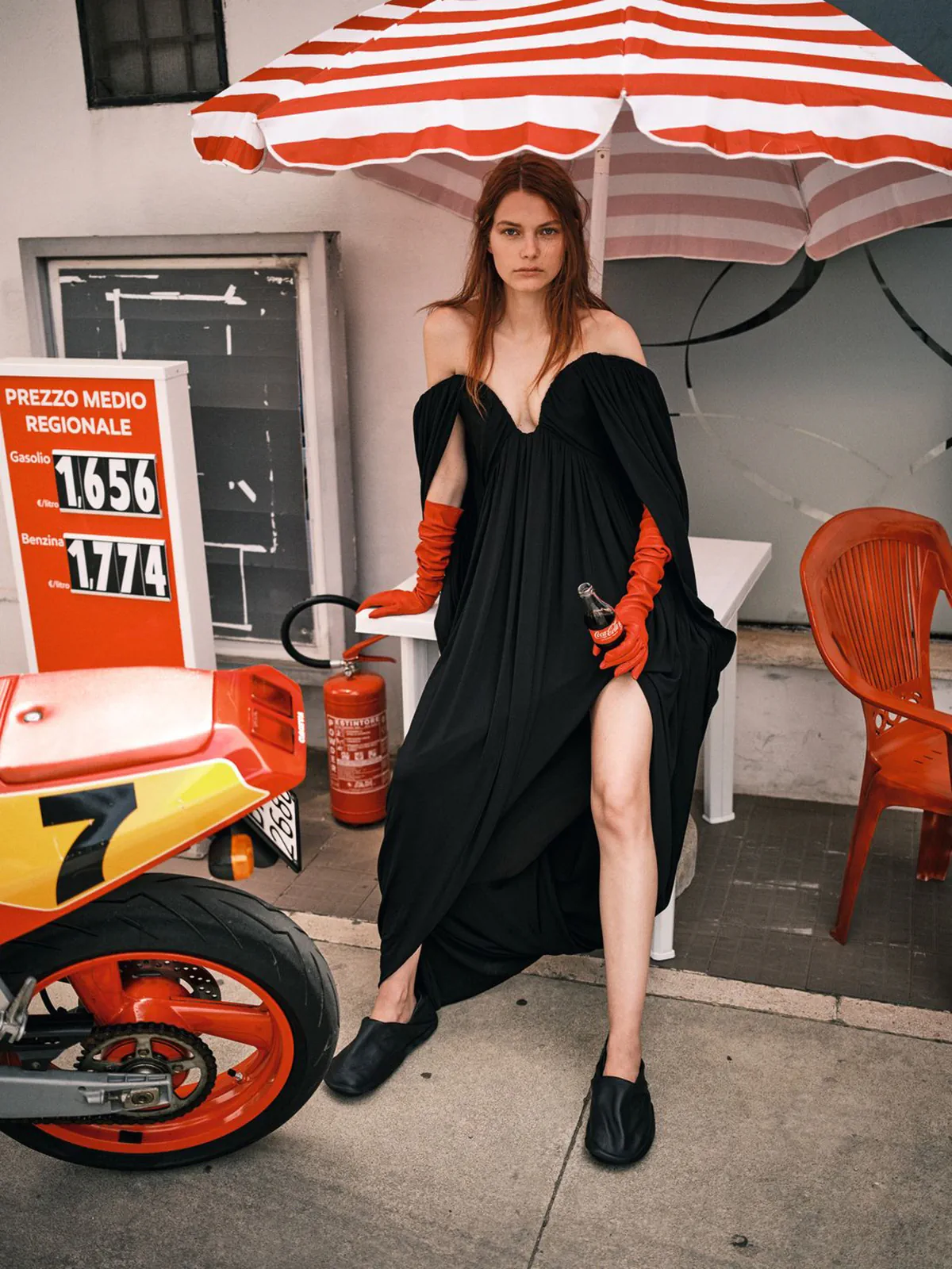 The Sunday Times Style 12/10/2025: Louise Robert chụp bởi Giampaolo Sgura The Sunday Times Style 12/10/2025: Louise Robert chụp bởi Giampaolo Sgura