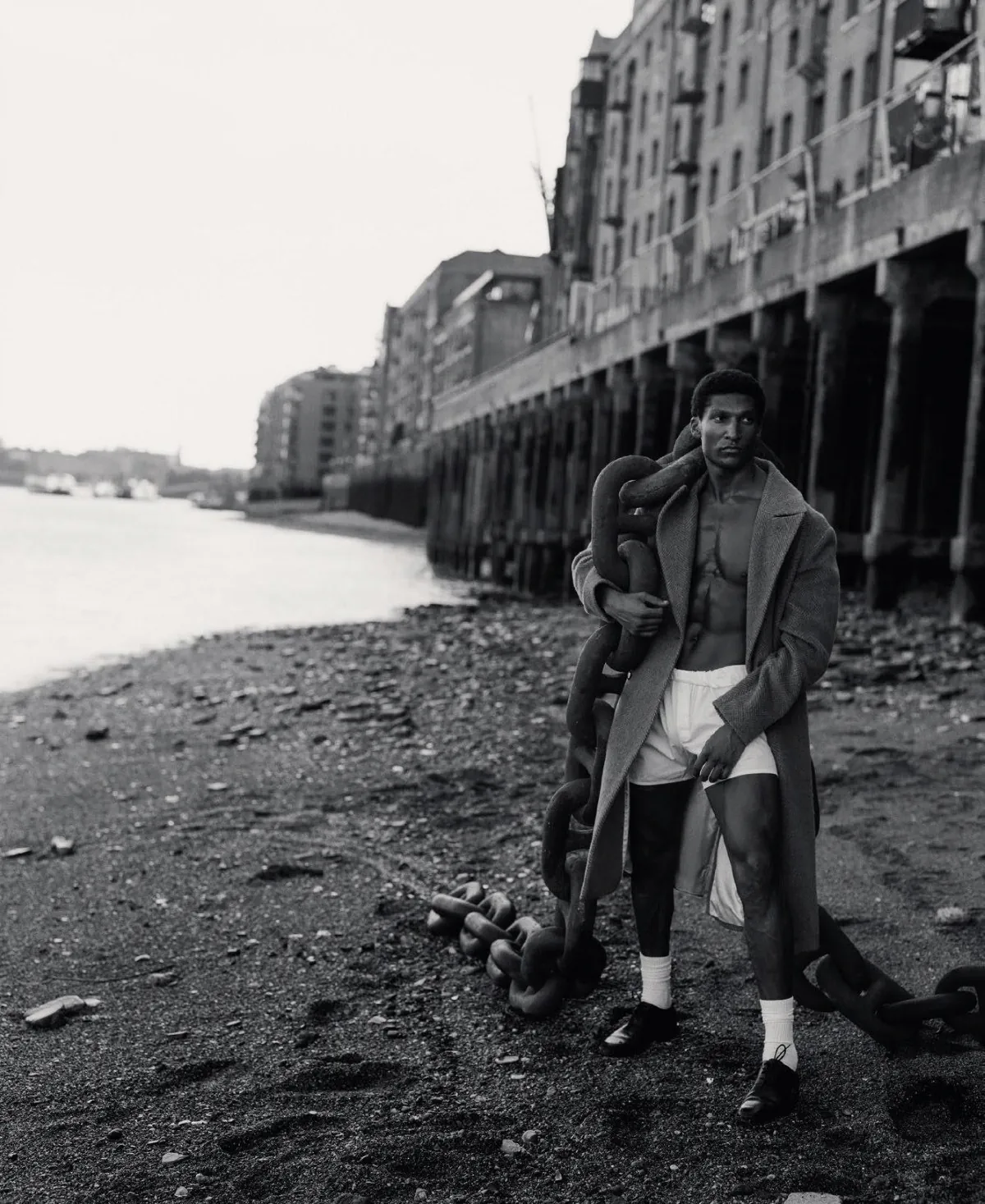 M Le magazine du Monde 04/10/2025: Max Knott chụp bởi Theo Wenner