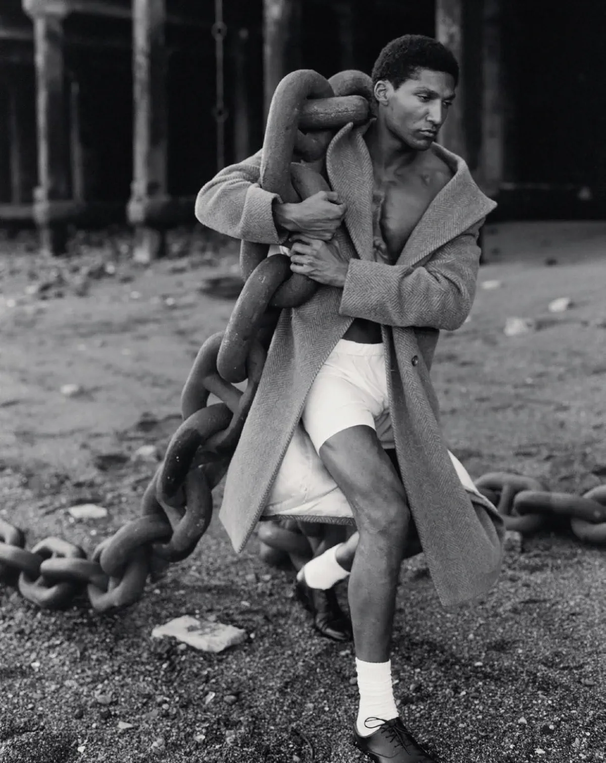 M Le magazine du Monde 04/10/2025: Max Knott chụp bởi Theo Wenner