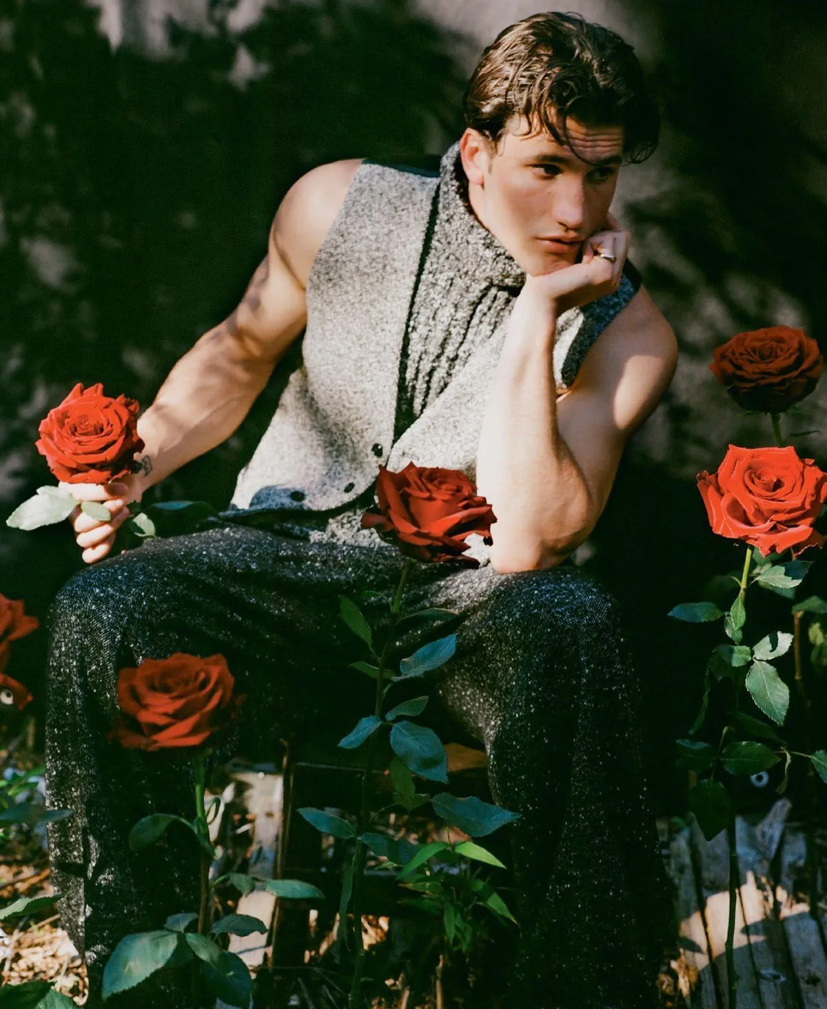 M Le magazine du Monde 04/10/2025: Max Knott chụp bởi Theo Wenner