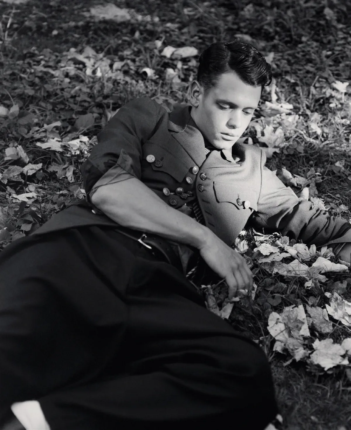 M Le magazine du Monde 04/10/2025: Max Knott chụp bởi Theo Wenner