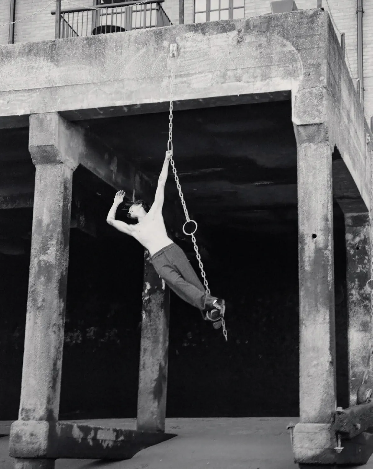 M Le magazine du Monde 04/10/2025: Max Knott chụp bởi Theo Wenner