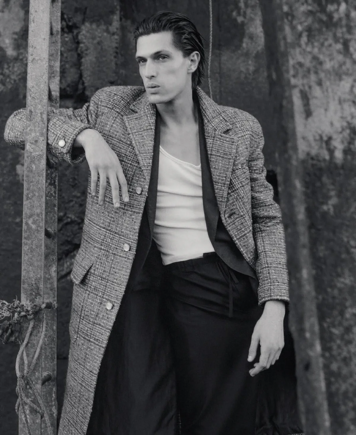 M Le magazine du Monde 04/10/2025: Max Knott chụp bởi Theo Wenner