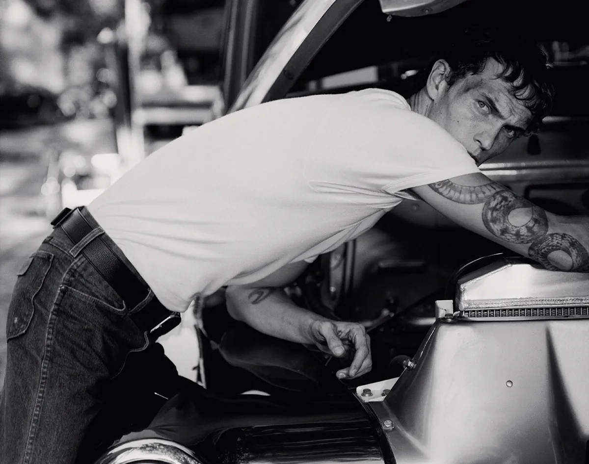 M Le magazine du Monde 04/10/2025: Max Knott chụp bởi Theo Wenner