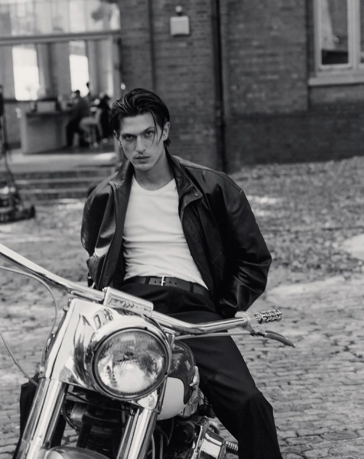 M Le magazine du Monde 04/10/2025: Max Knott chụp bởi Theo Wenner