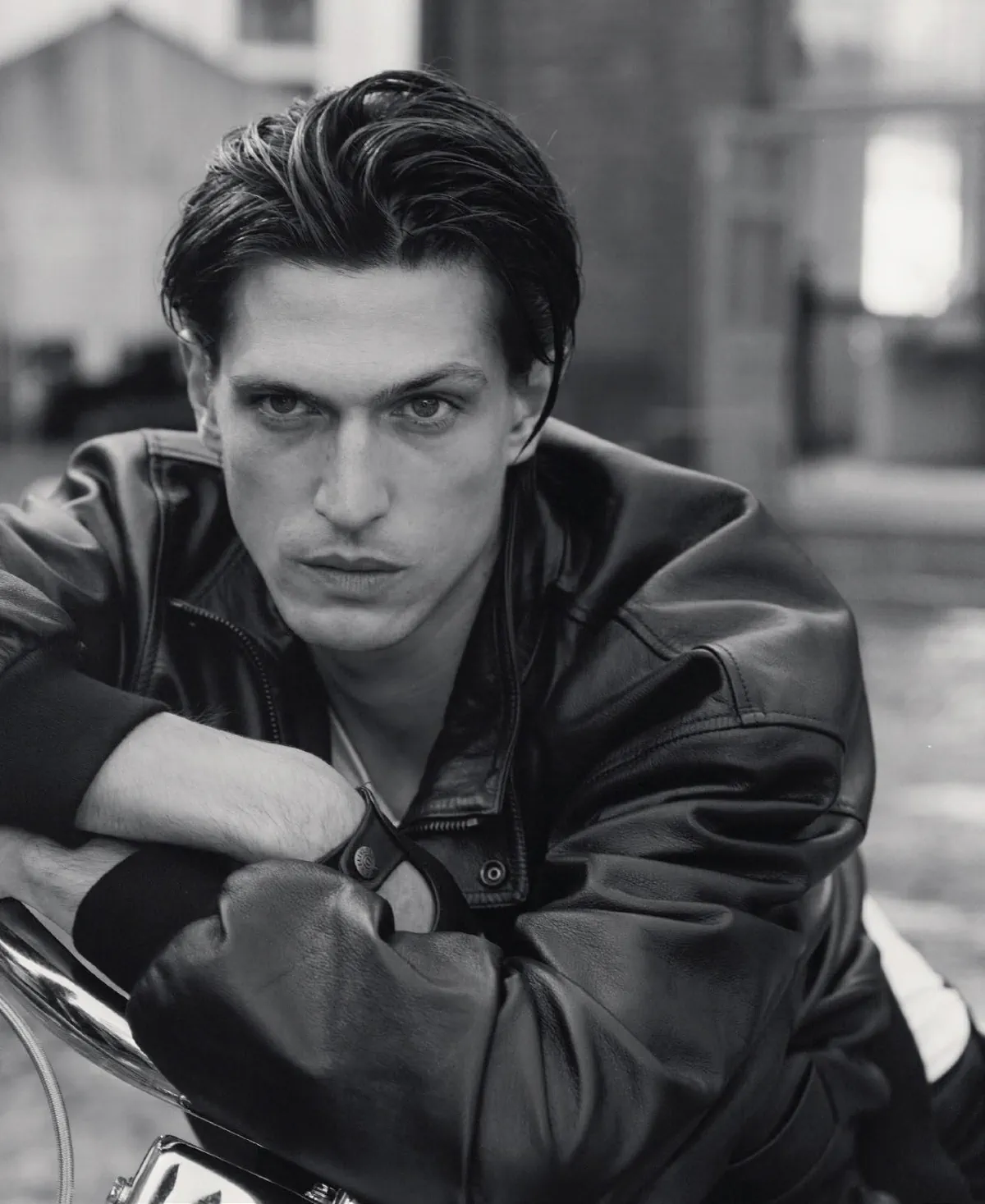 M Le magazine du Monde 04/10/2025: Max Knott chụp bởi Theo Wenner