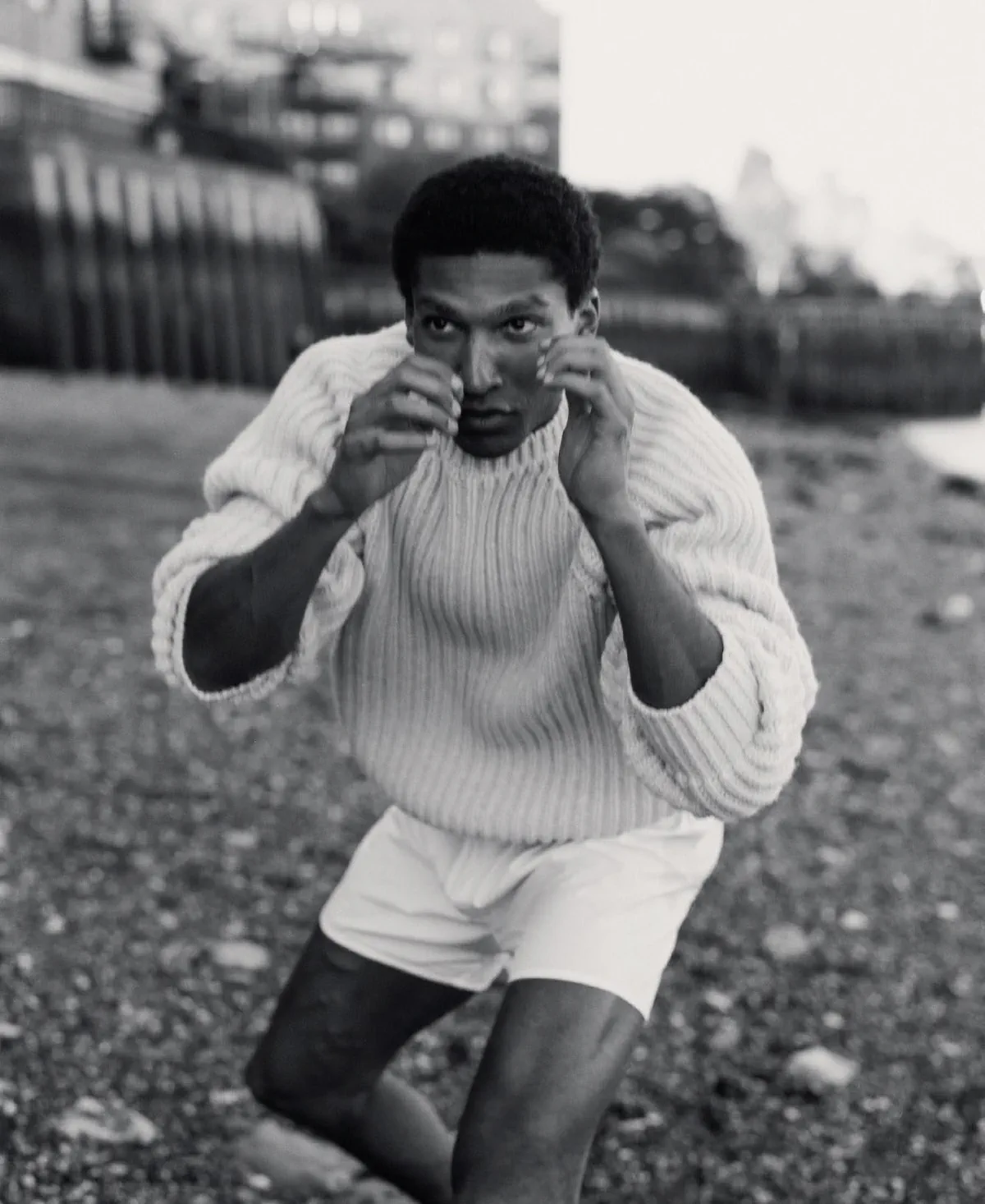 M Le magazine du Monde 04/10/2025: Max Knott chụp bởi Theo Wenner