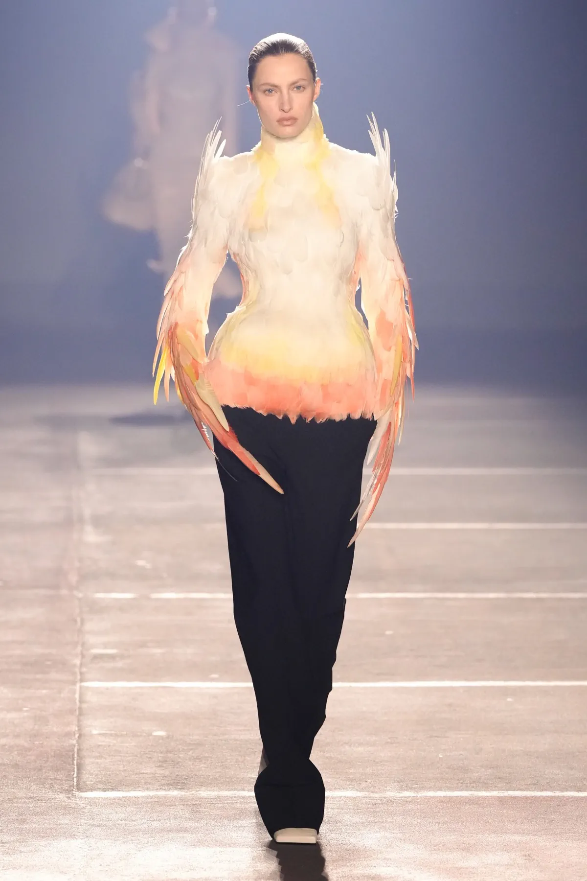 Mugler Xuân/Hè 2026: Màn ra mắt ấn tượng của Miguel Castro Freitas Mugler Xuân/Hè 2026: Màn ra mắt ấn tượng của Miguel Castro Freitas