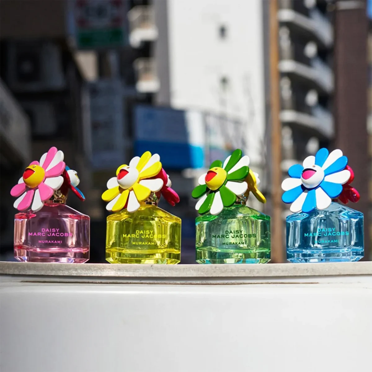 Nước hoa Marc Jacobs Daisy bừng nở trong khu vườn mơ mộng của Takashi Murakami Nước hoa Marc Jacobs Daisy bừng nở trong khu vườn mơ mộng của Takashi Murakami
