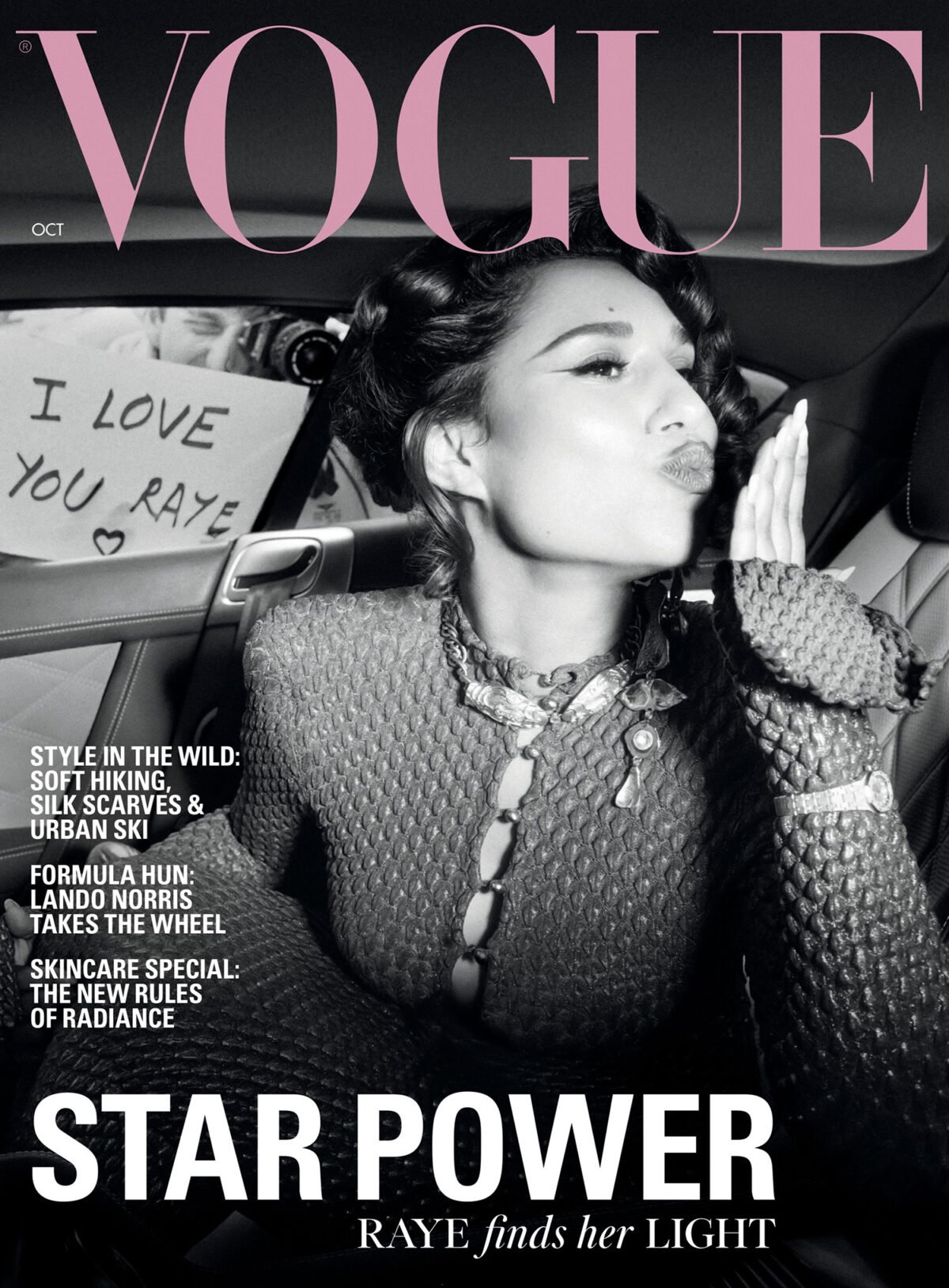 Vogue Anh 10/2025: Raye chụp bởi Malick Bodian Vogue Anh 10/2025: Raye chụp bởi Malick Bodian