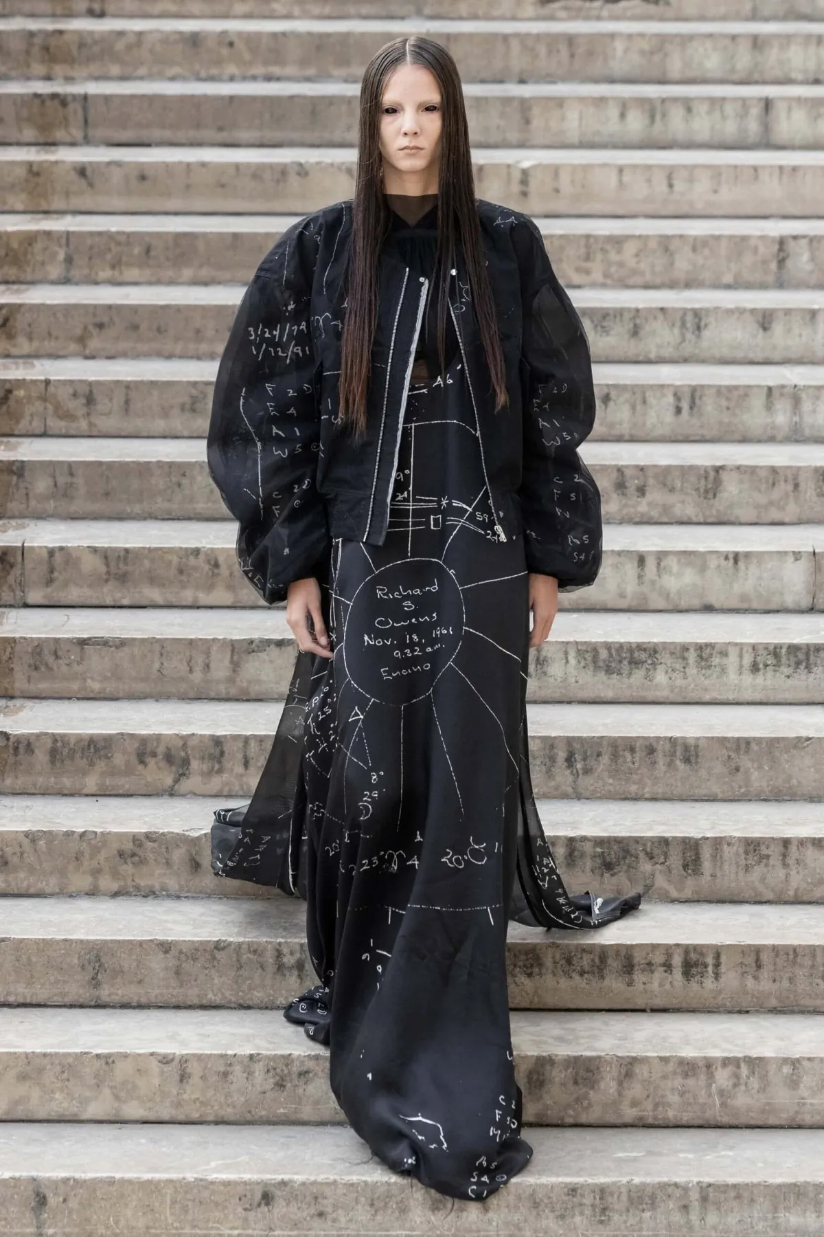 Rick Owens Xuân/Hè 2026: Trang phục gai góc cho thời kỳ khó khăn Rick Owens Xuân/Hè 2026: Trang phục gai góc cho thời kỳ khó khăn