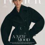 Porter Magazine 10/2025: Sasha Pivovarova chụp bởi Deirdre Lewis Porter Magazine 10/2025: Sasha Pivovarova chụp bởi Deirdre Lewis