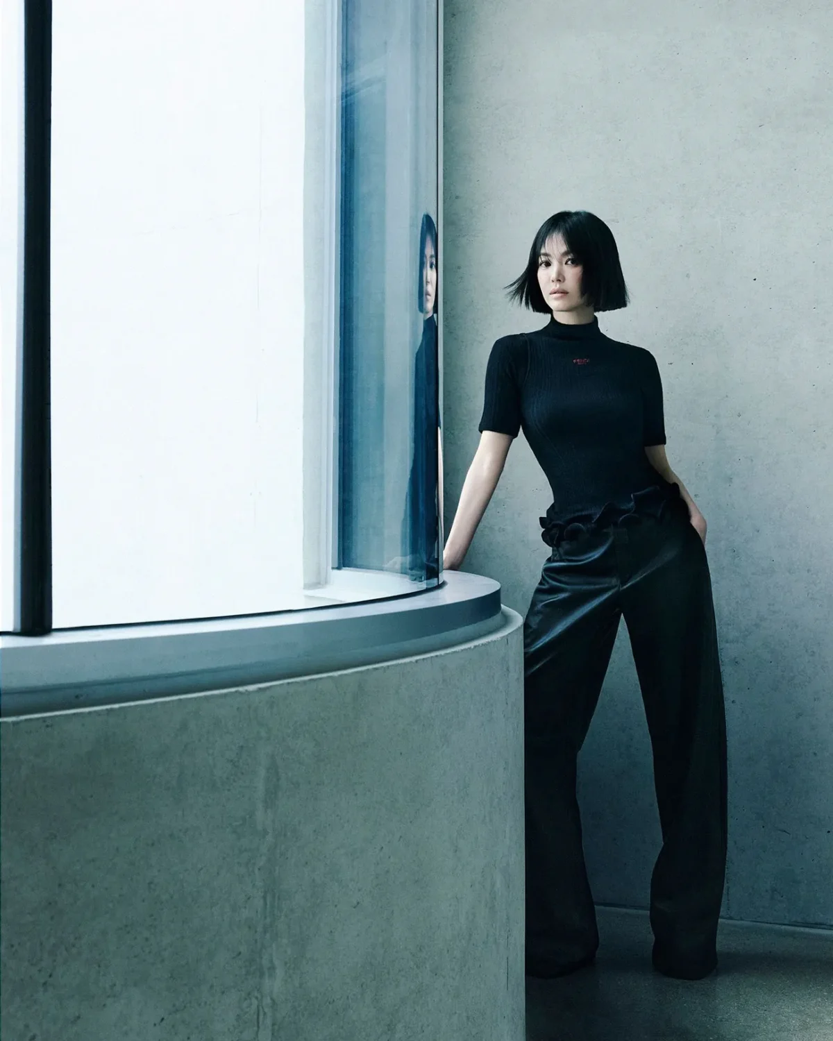 Vogue Đài Loan 10/2025: Song Hye-kyo chụp bởi Kim Hee June