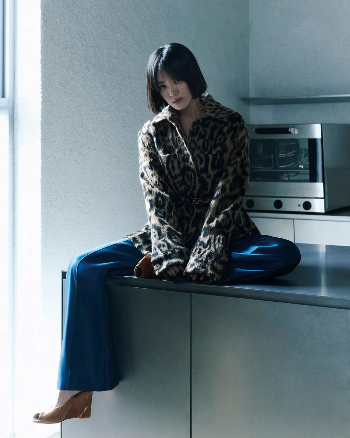 Vogue Đài Loan 10/2025: Song Hye-kyo chụp bởi Kim Hee June