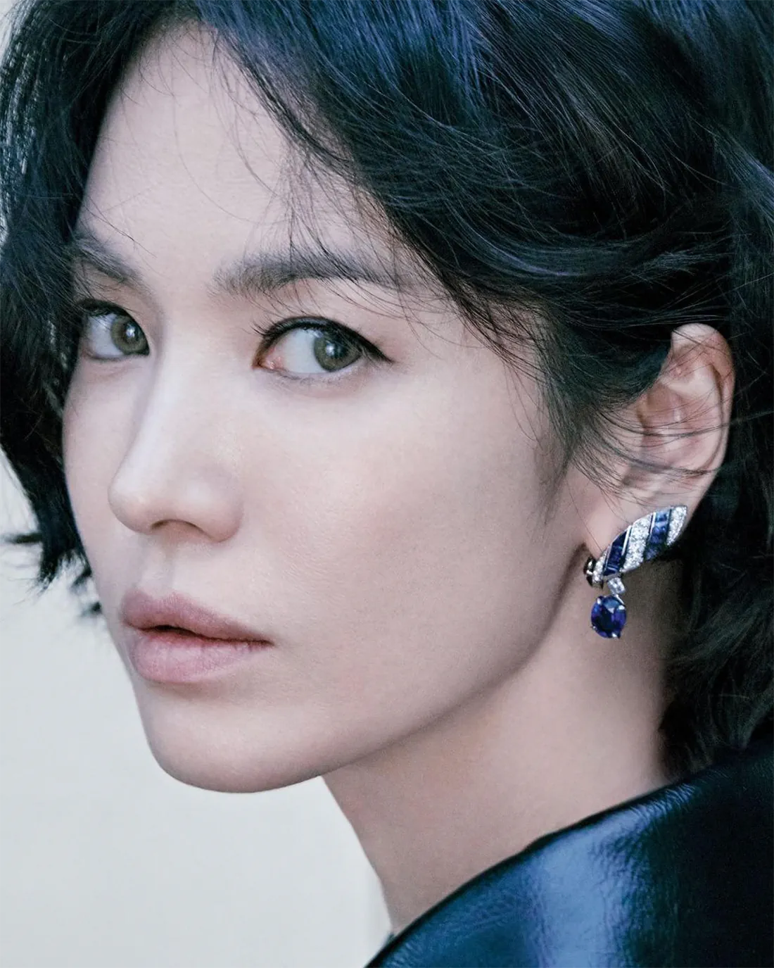 Vogue Đài Loan 10/2025: Song Hye-kyo chụp bởi Kim Hee June