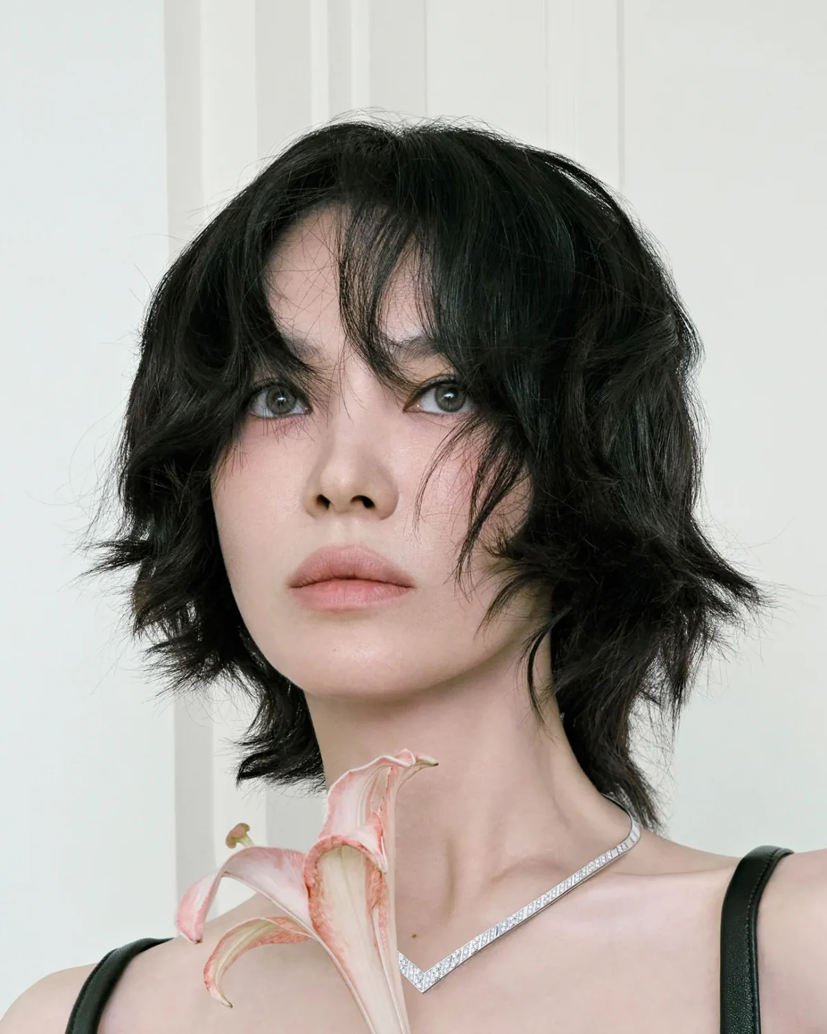 Vogue Đài Loan 10/2025: Song Hye-kyo chụp bởi Kim Hee June