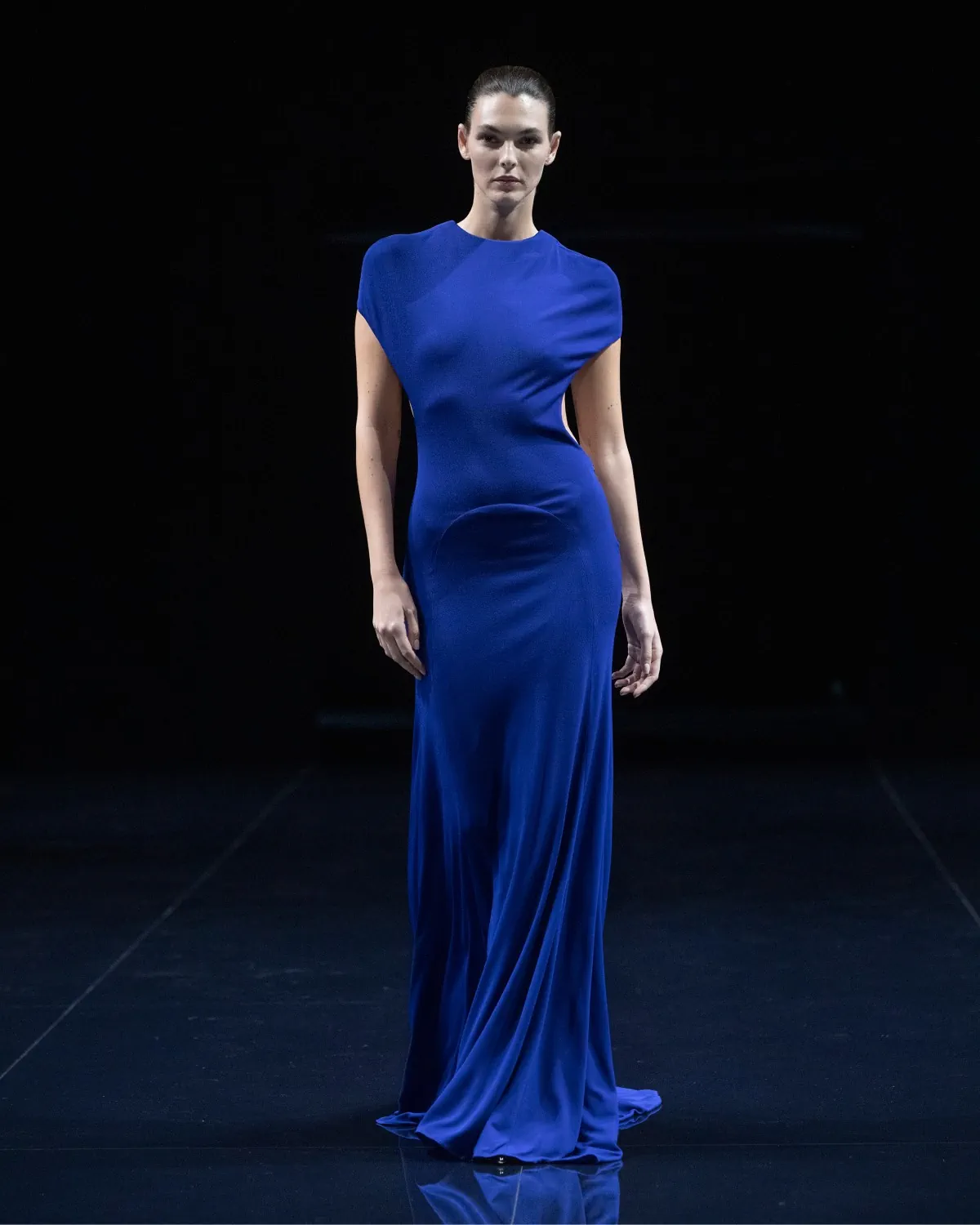 Haider Ackermann viết tiếp câu chuyện gợi cảm cùng Tom Ford Xuân/Hè 2026 Haider Ackermann viết tiếp câu chuyện gợi cảm cùng Tom Ford Xuân/Hè 2026