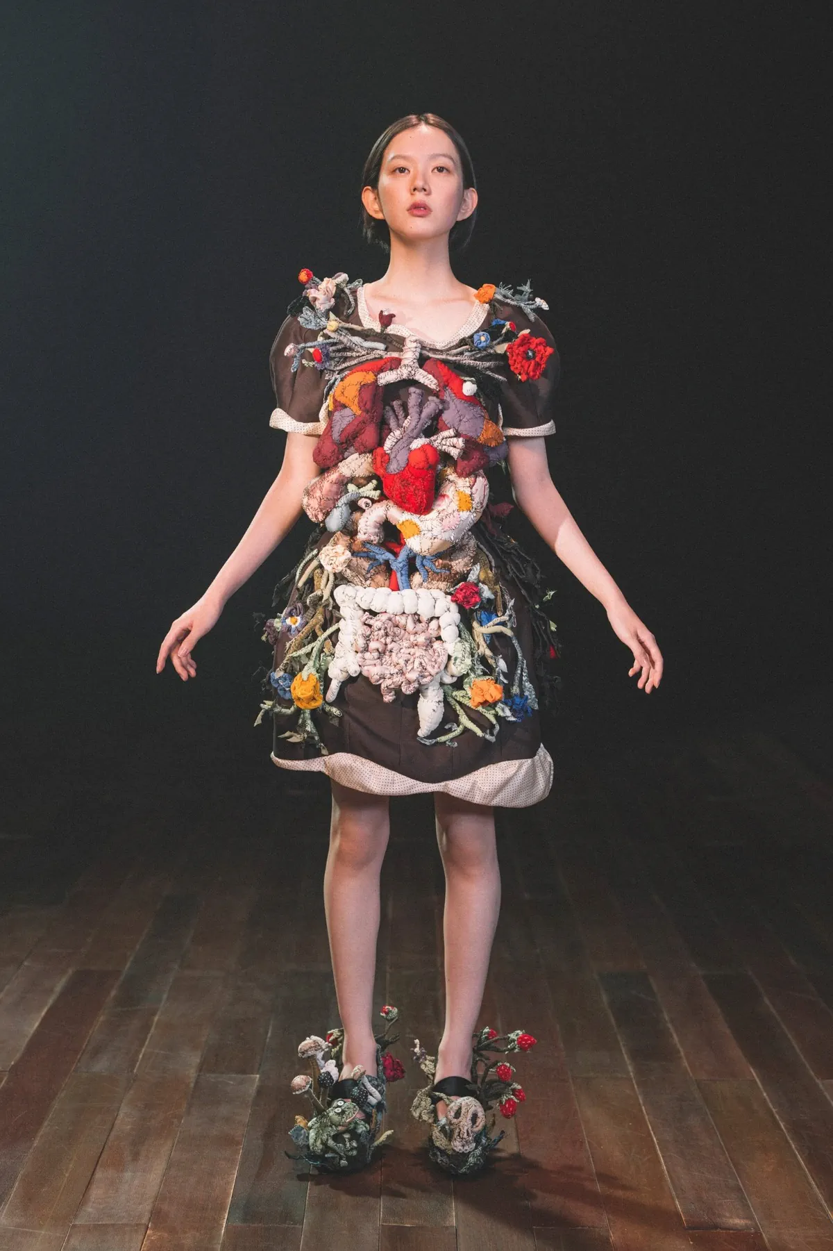 Undercover Xuân/Hè 2026: Vẻ đẹp lệch chuẩn