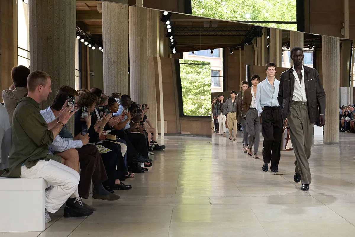 Véronique Nichanian rời ghế Giám đốc nghệ thuật thời trang nam của Hermès sau 37 năm gắn bó Véronique Nichanian rời ghế Giám đốc nghệ thuật thời trang nam của Hermès sau 37 năm gắn bó