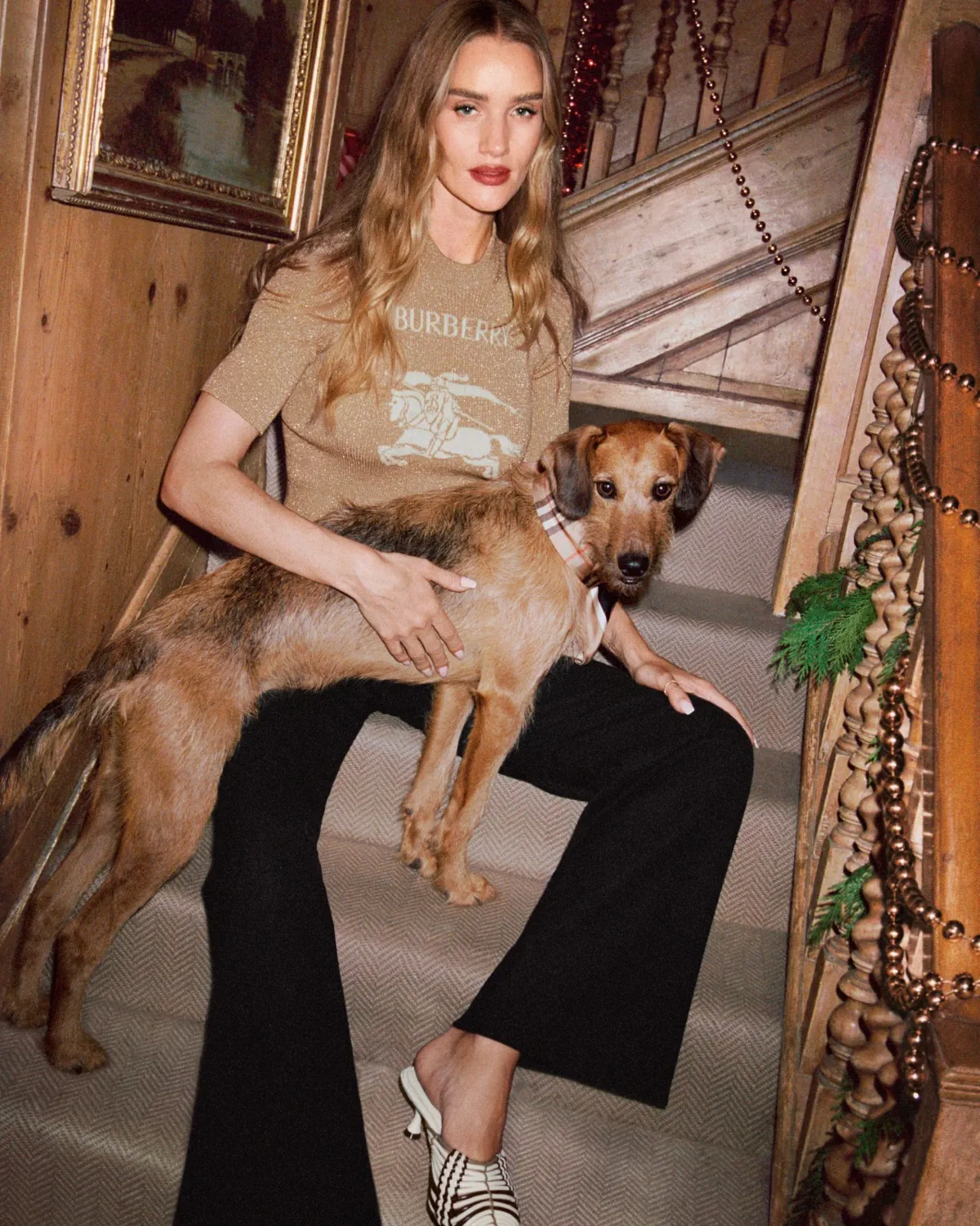 Burberry Holiday 2025: Bữa tiệc sum vầy và chiến dịch quảng cáo đậm chất Anh