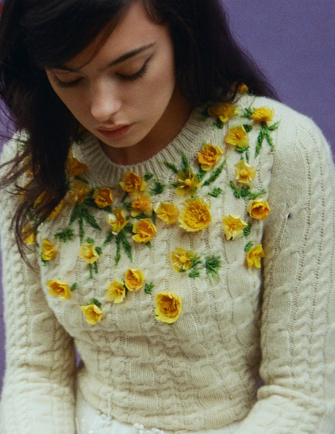 Harper’s Bazaar Tây Ban Nha 11/2025: Deva Cassel mặc Dior, chụp bởi Pablo Saez