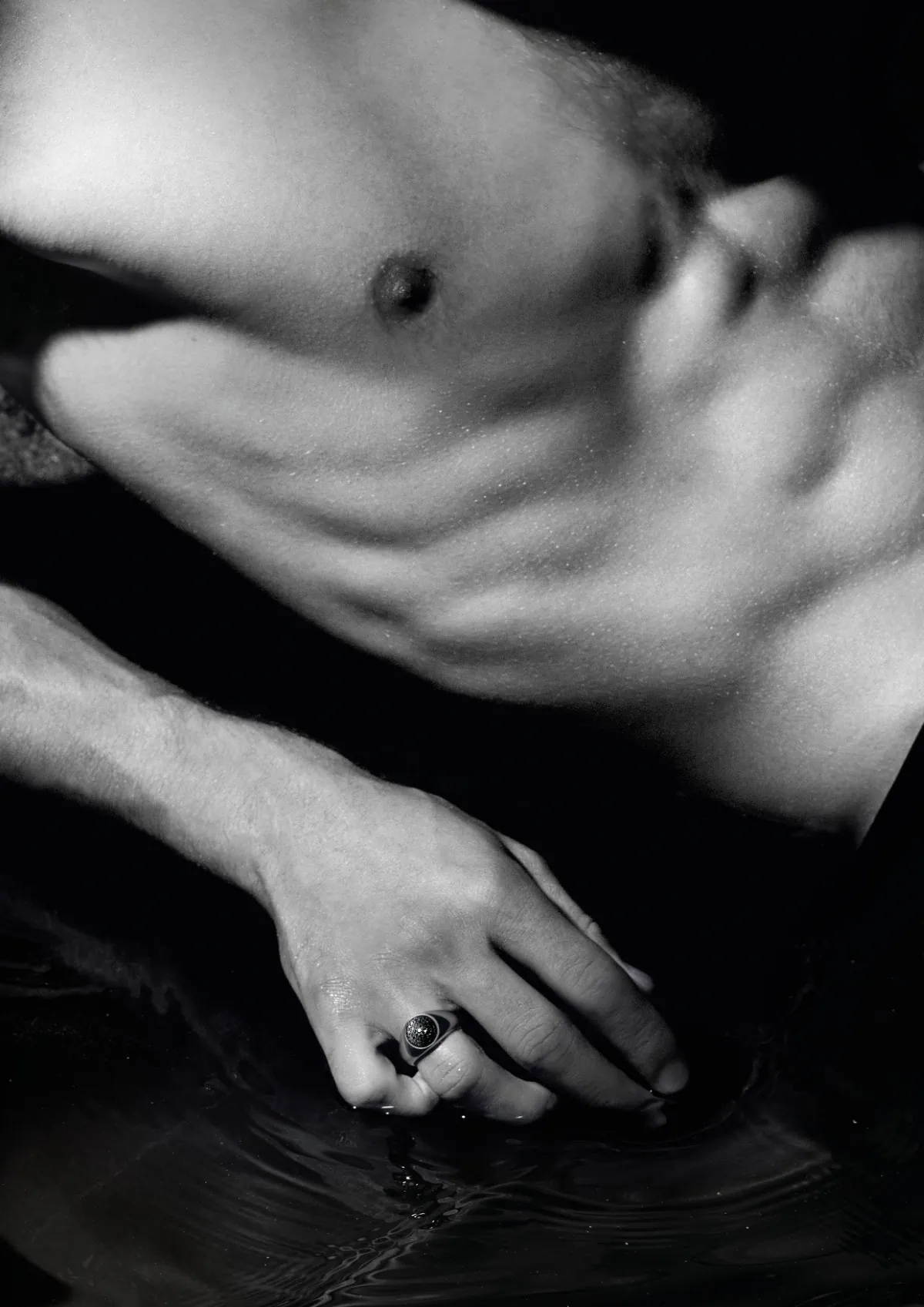 Giorgio Armani ra mắt bộ sưu tập trang sức cao cấp đầu tiên dành cho nam giới