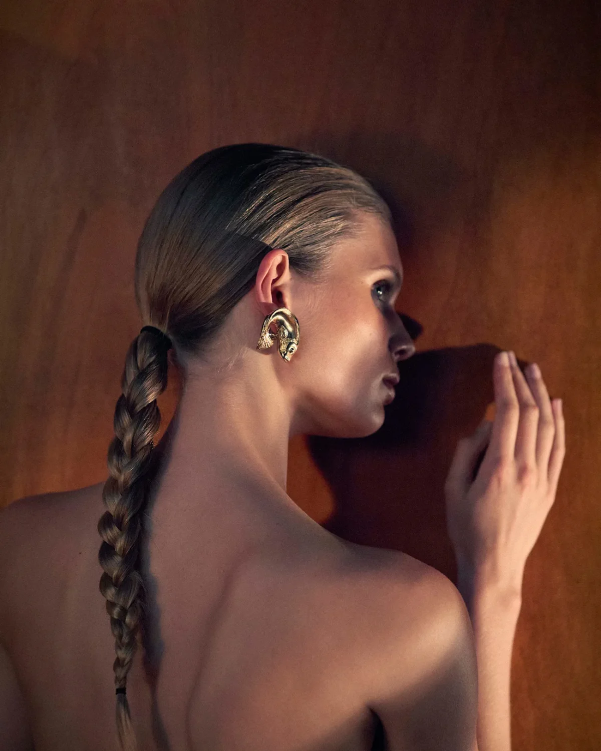 Vogue Hàn Quốc 11/2025: Ida Heiner mặc Gucci, chụp bởi Sean & Seng