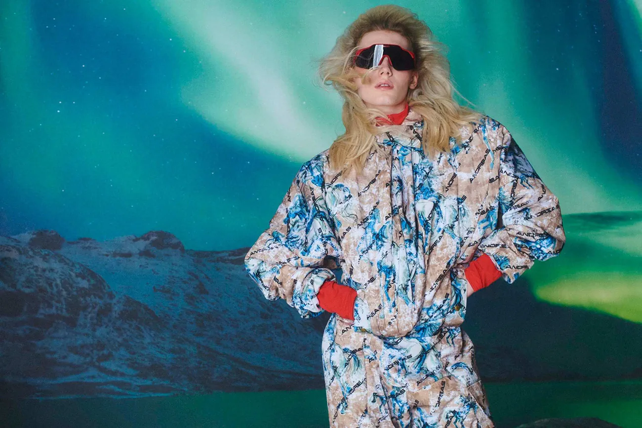 How To Spend It 08/11/2025: Ivy Stewart chụp bởi Felix Cooper