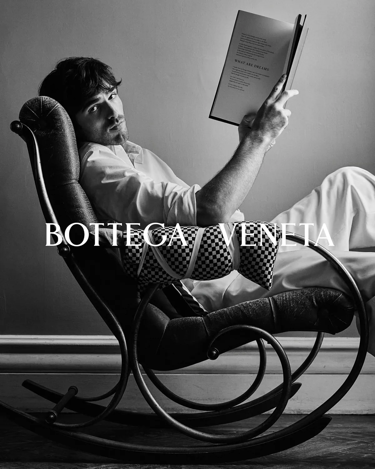 Jacob Elordi bước vào thế giới mộng ảo của Bottega Veneta trong chiến dịch quảng cáo “What are Dreams”