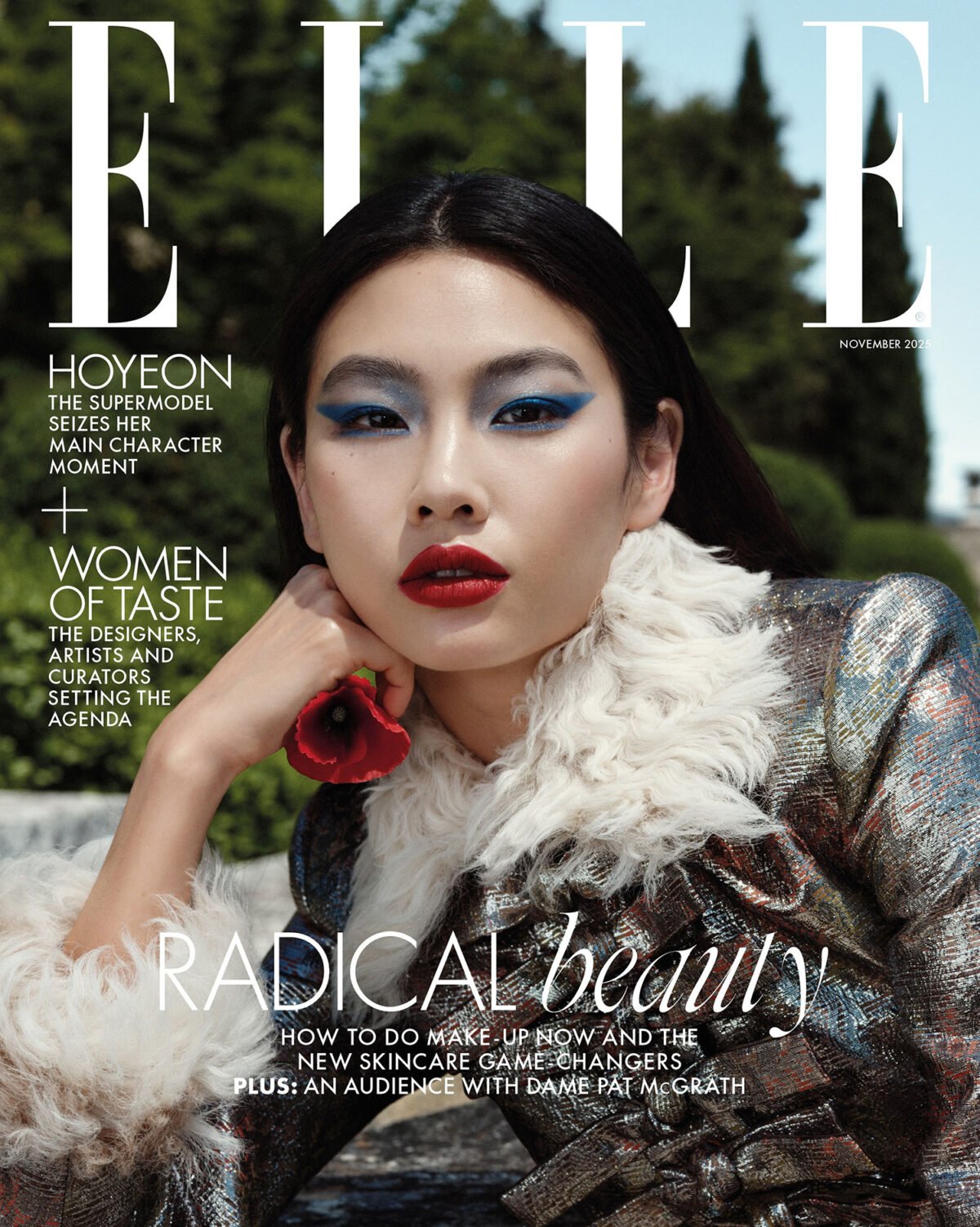 Elle Anh 11/2025: Jung Hoyeon mặc Louis Vuitton, chụp bởi Sharif Hamza