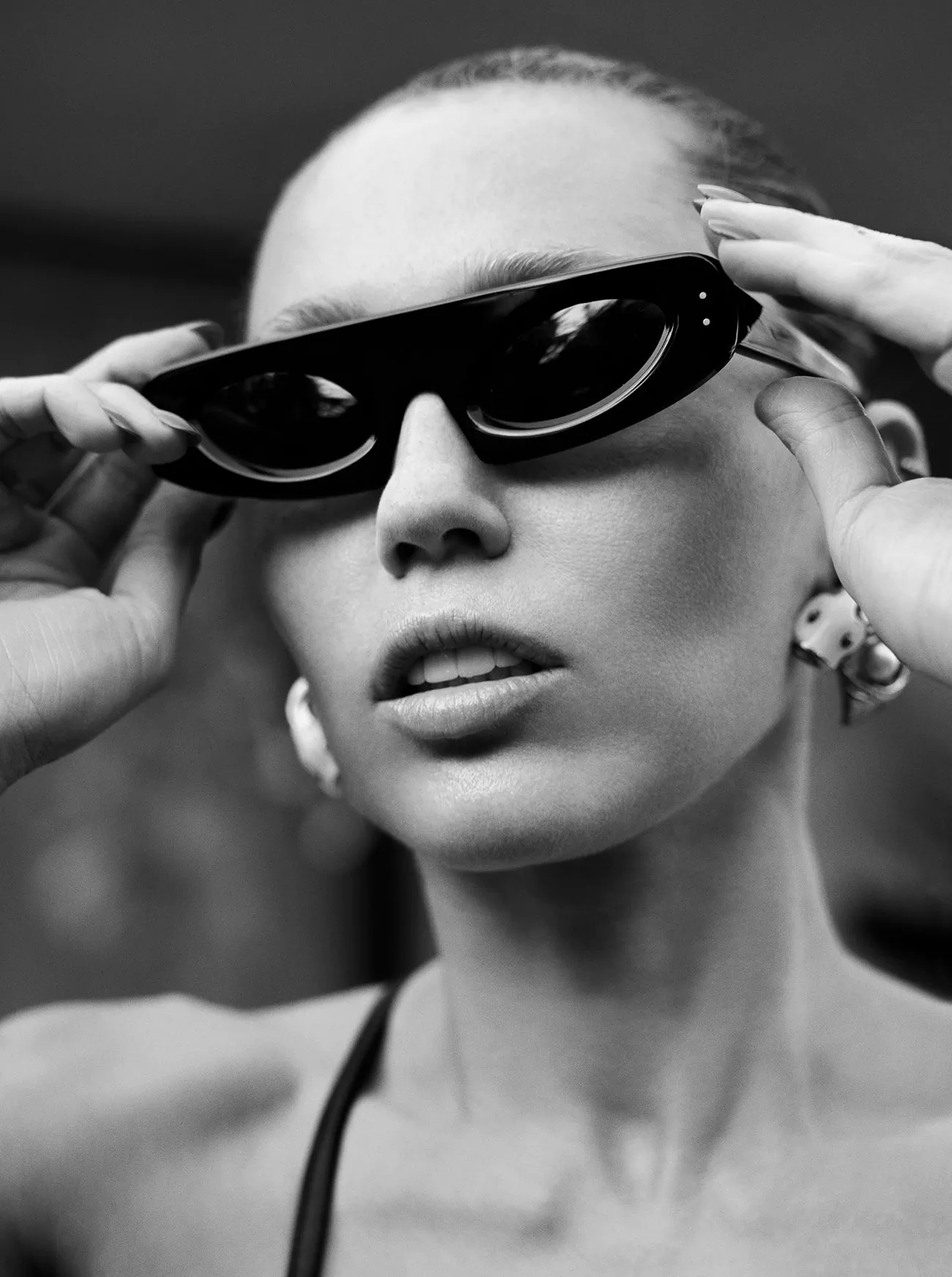 Vogue Pháp 11/2025: Miley Cyrus chụp bởi Mario Sorrenti